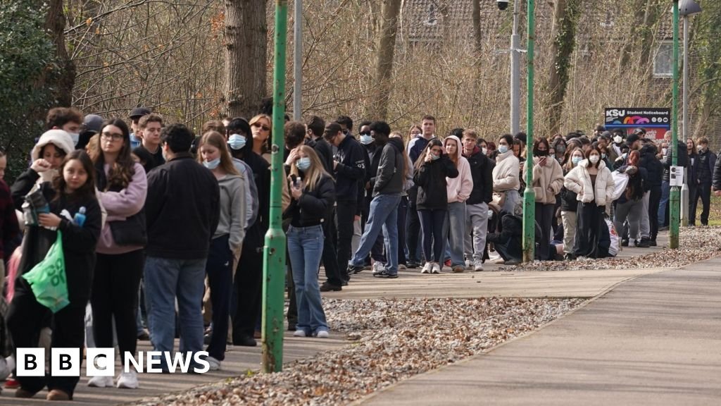 Thousands vaccinated in meningitis outbreak in Kent as experts uncertain over peak