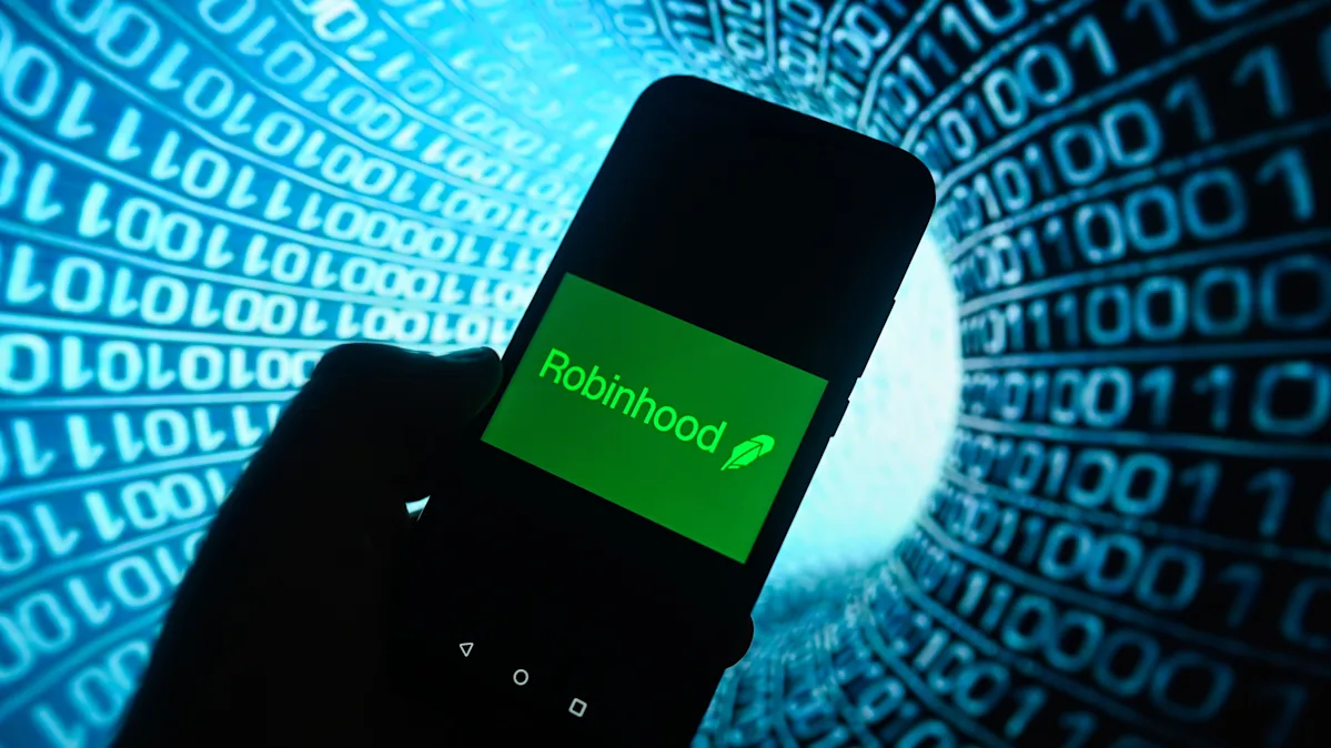 Robinhood launches premium credit card to rival top rewards cards