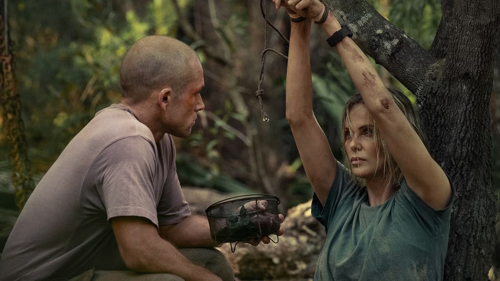 Netflix’s action-thriller Apex looks like a pure horror movie