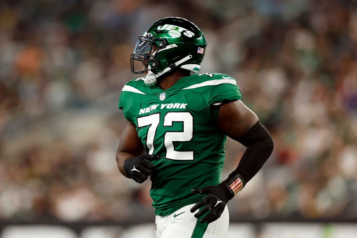 Salary cap hit and contract details for new Colts DE Micheal Clemons