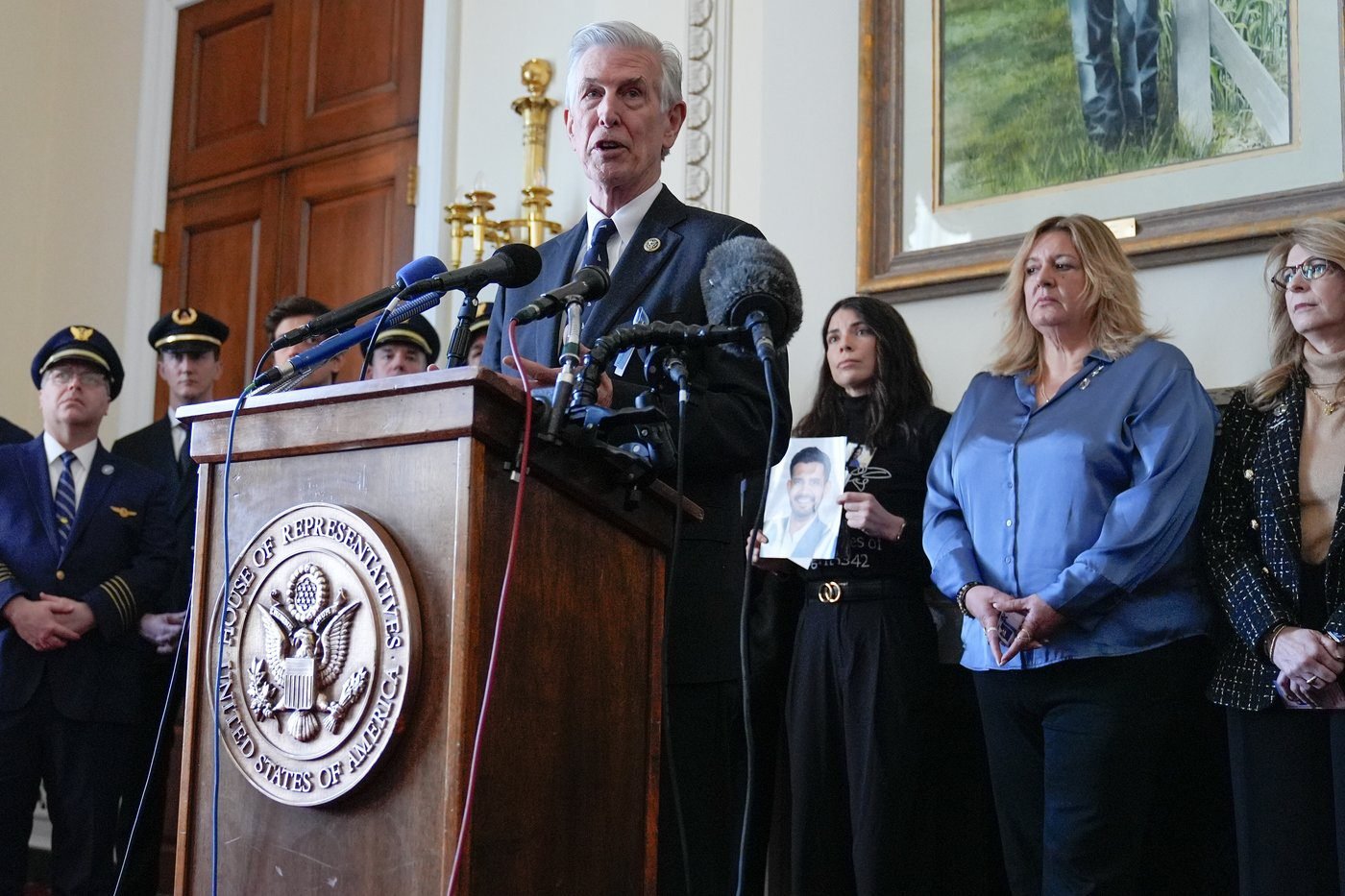 Revised House aviation safety bill wins NTSB support, but victims’ families demand tougher timelines