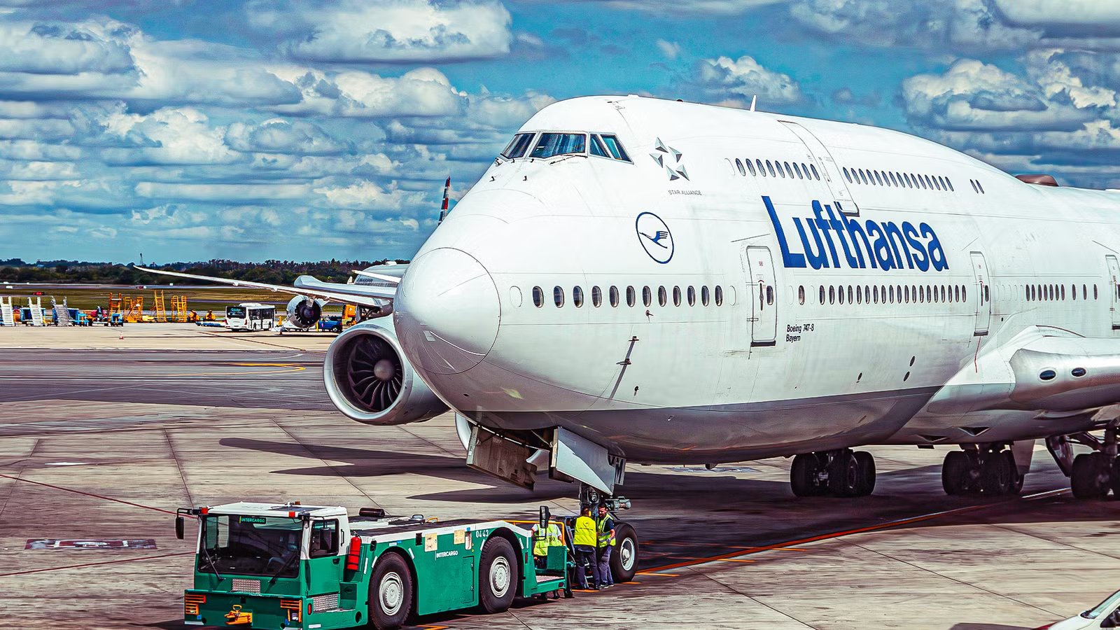 Why Did Boeing Build The 747 With Only A Partial 2nd Deck?