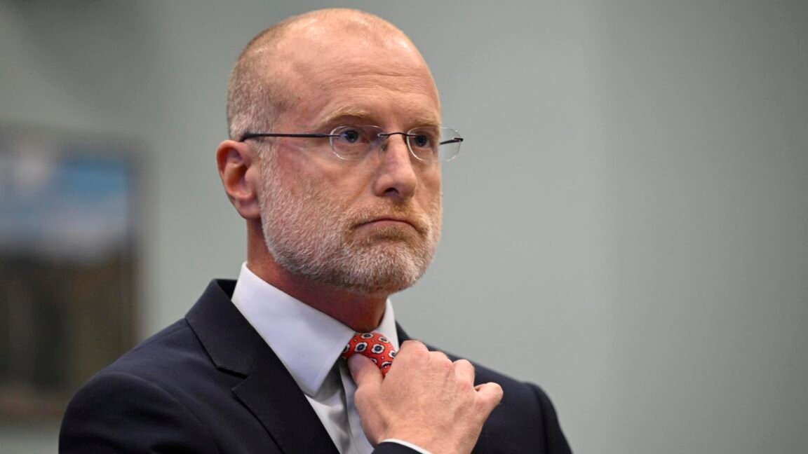 FCC chair blasts Amazon after it criticizes SpaceX megaconstellation