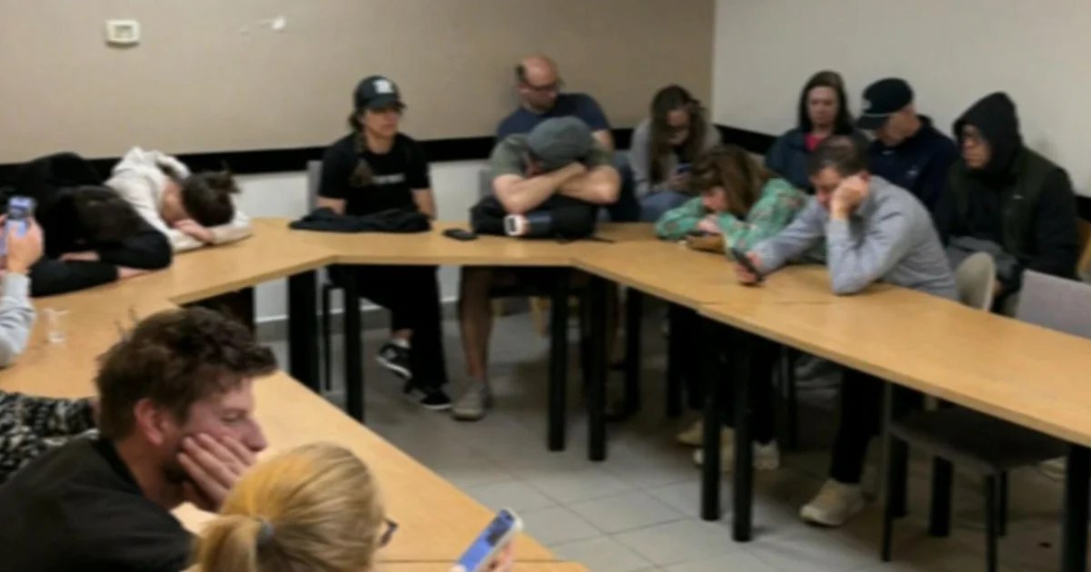 Americans stranded in the Middle East amid strikes