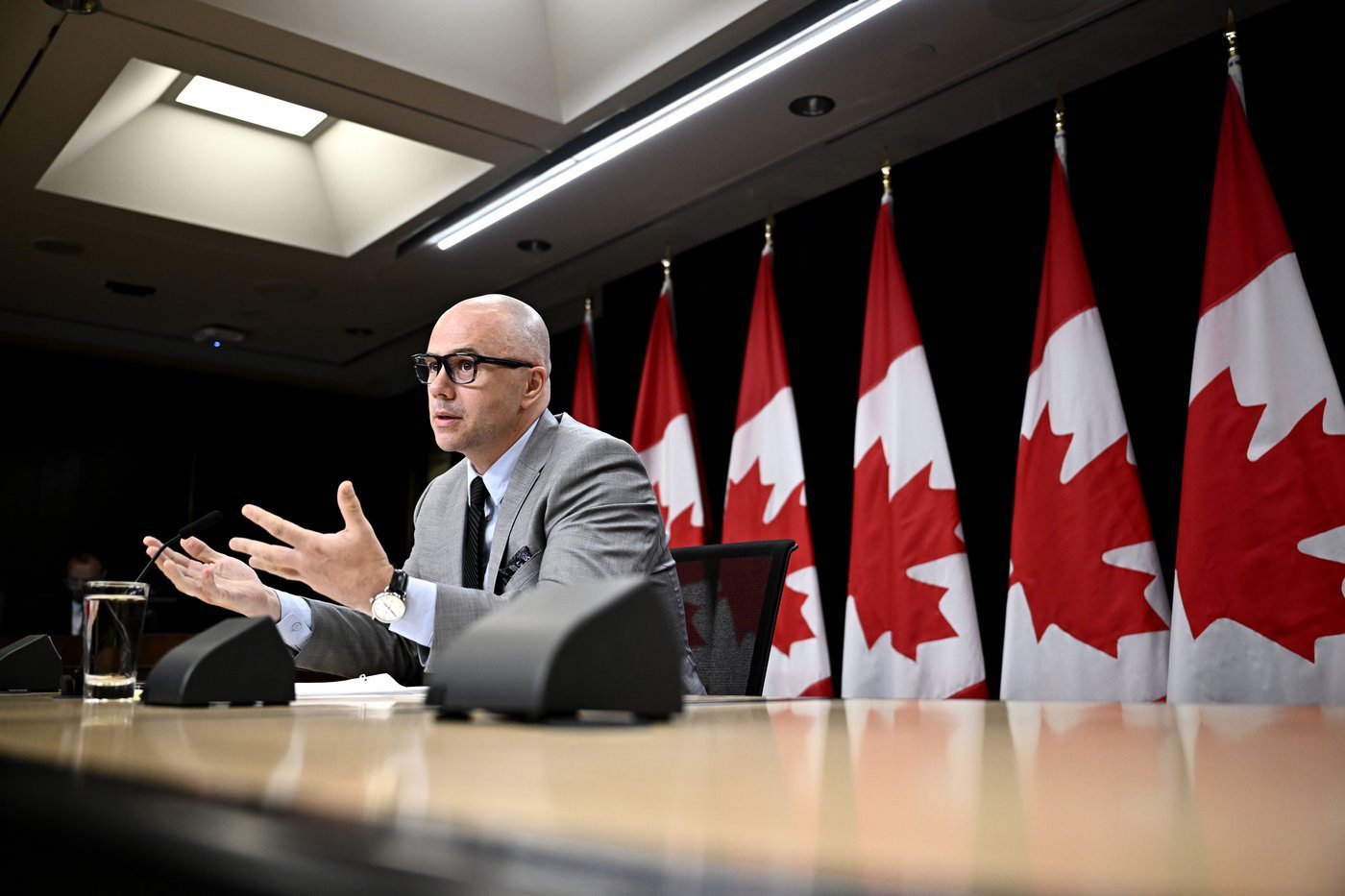 Public servant ‘scared’ to retire due to problems with Phoenix pay system