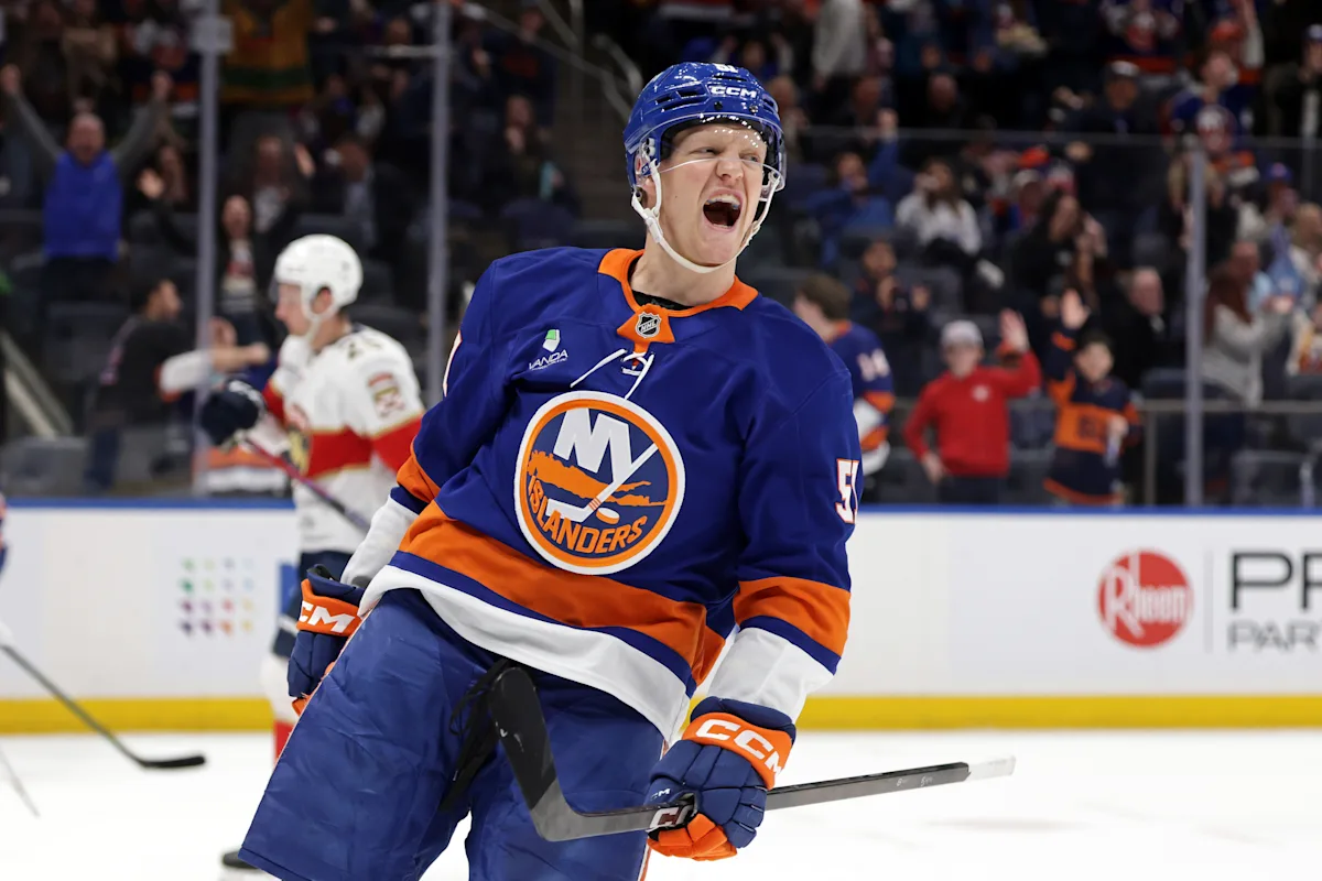 Islanders rally from a multigoal deficit to beat the Panthers 5-2