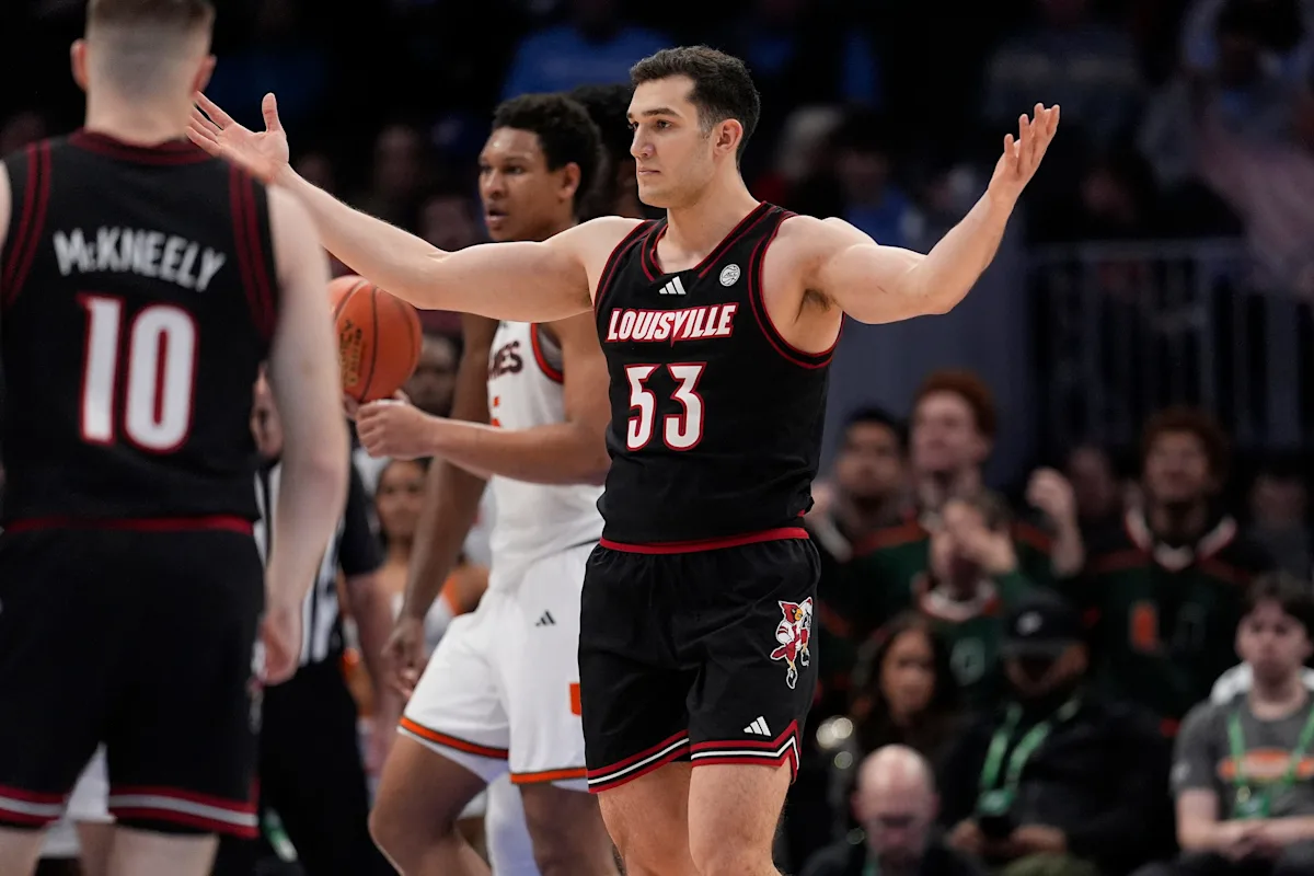 Louisville basketball’s big problem vs Miami may lead to early NCAA exit