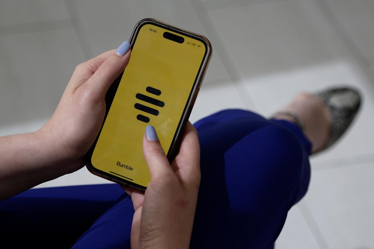 Bumble is the latest dating app to add an AI assistant