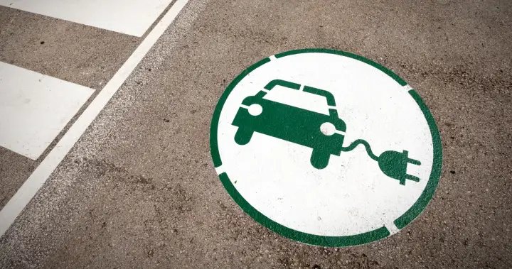 Vehicle sales across the country are down, Statistics Canada numbers show – Winnipeg