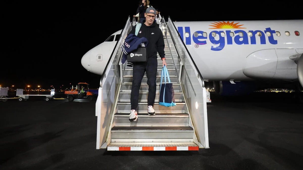 NCAA memo to membership warns against potential travel logjam with aircrafts for March Madness