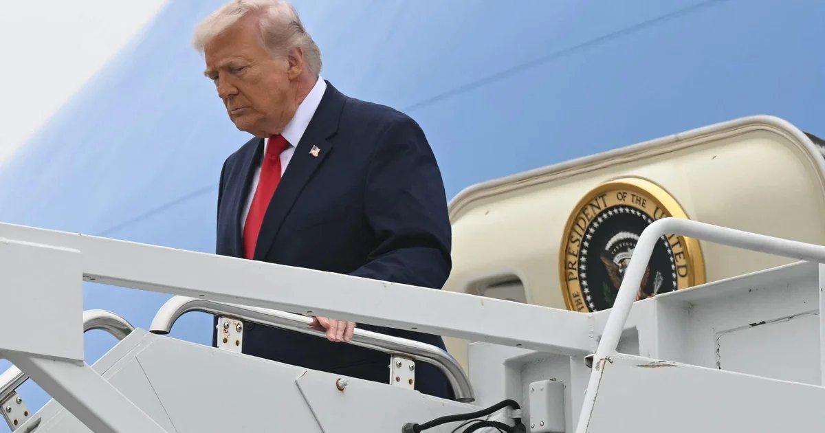 Trump arrives at dignified transfer for 6 soldiers killed in Iran