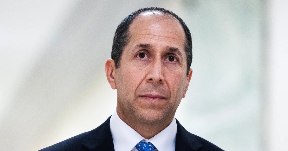 Richard Kahn, Epstein’s accountant, tells Congress he didn’t know about abuse, saw no red flags in spending