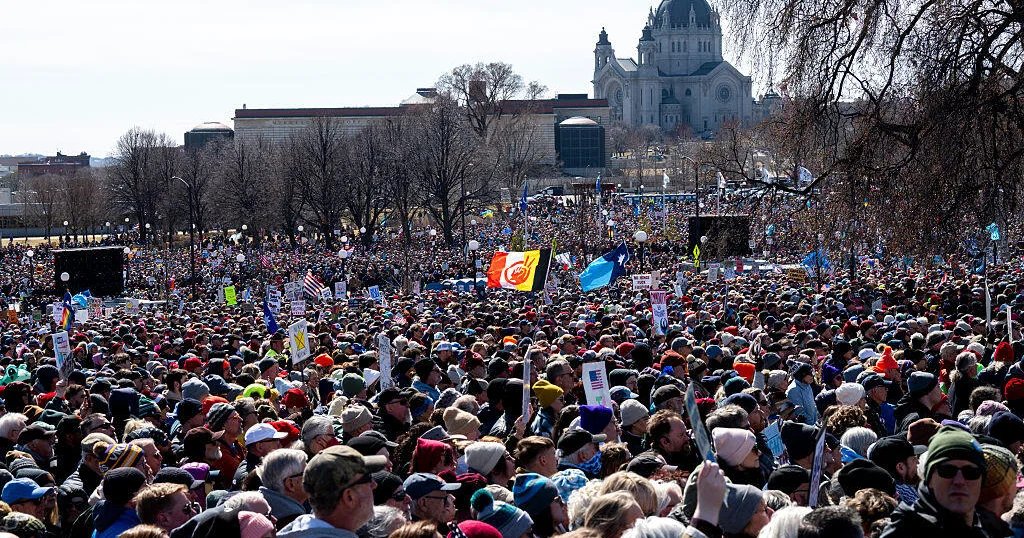 “No Kings” rallies held worldwide to protest against Trump