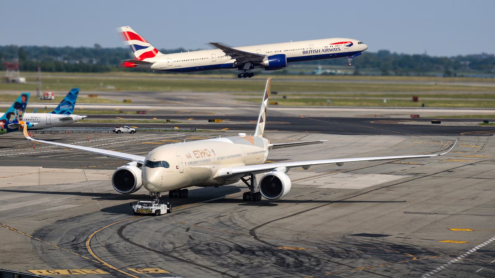 Here’s How Much Range The Airbus A350-1000 Has Compared To The Boeing 777-300ER