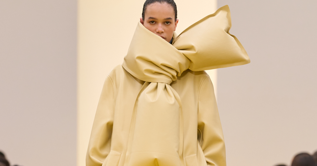 Read our Loewe Fall Winter 2026 Show Review