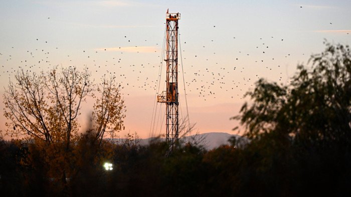 Investors bet central banks will respond to oil shock with rate rises