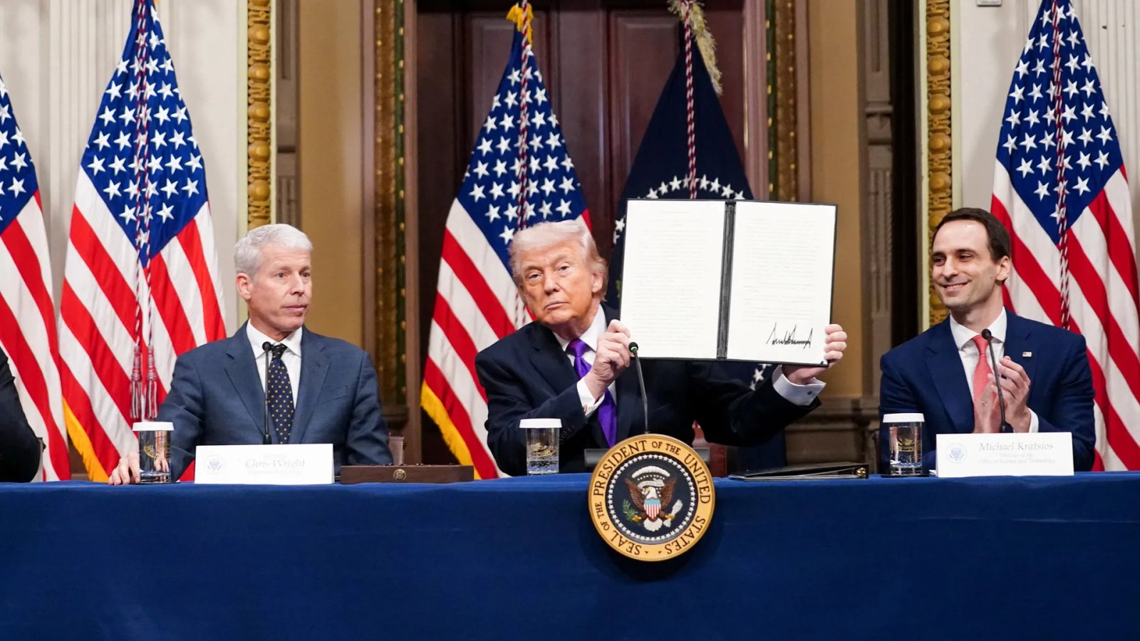 Trump: US forces doing ‘very well on the war front’ in Iran | Donald Trump