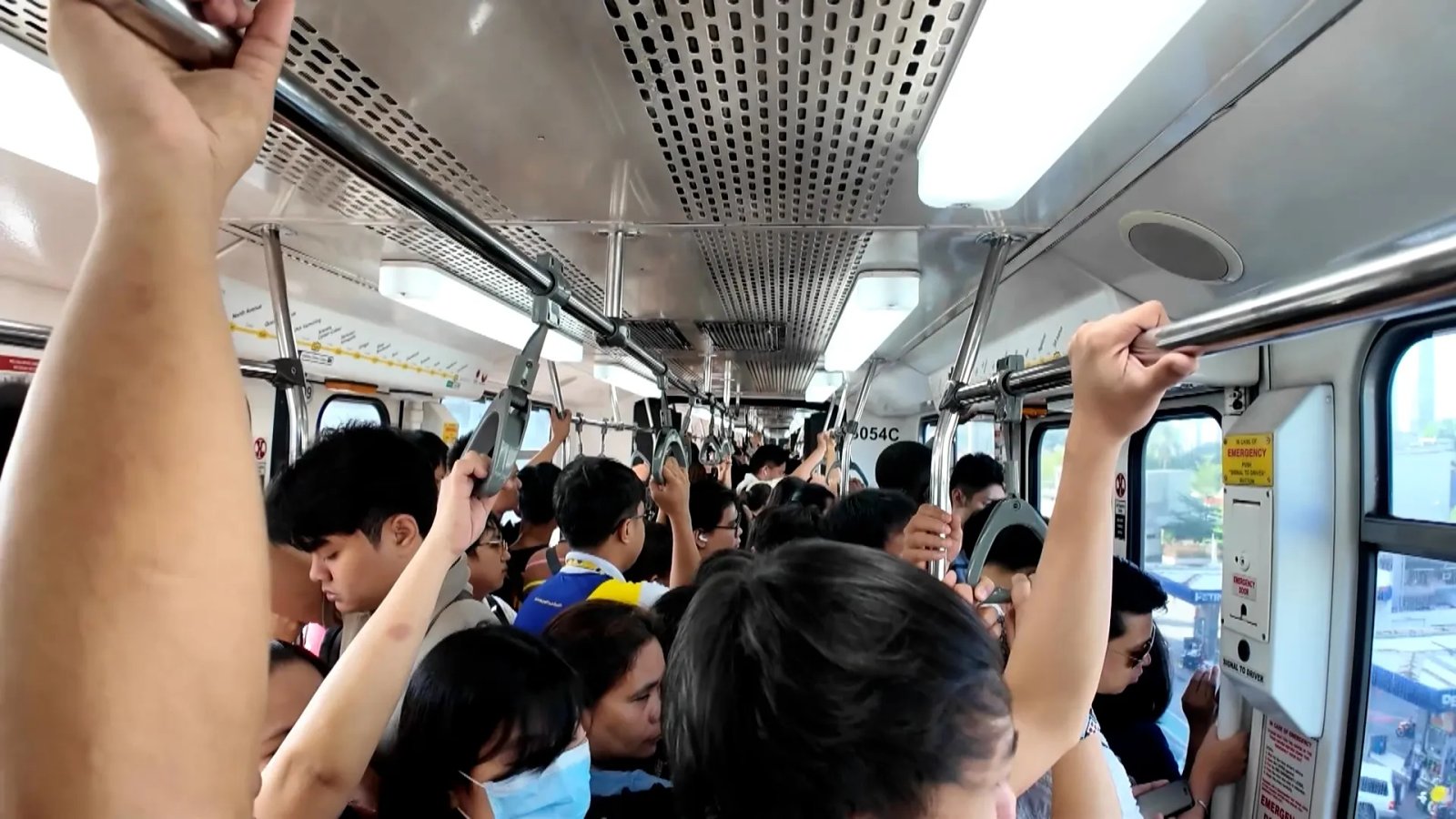 4 day week, fewer car trips in Philippines as Iran fallout bites | US-Israel war on Iran