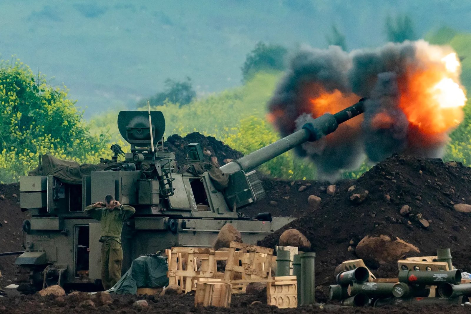 Israeli forces in southern Lebanon as ground operation announced | Military