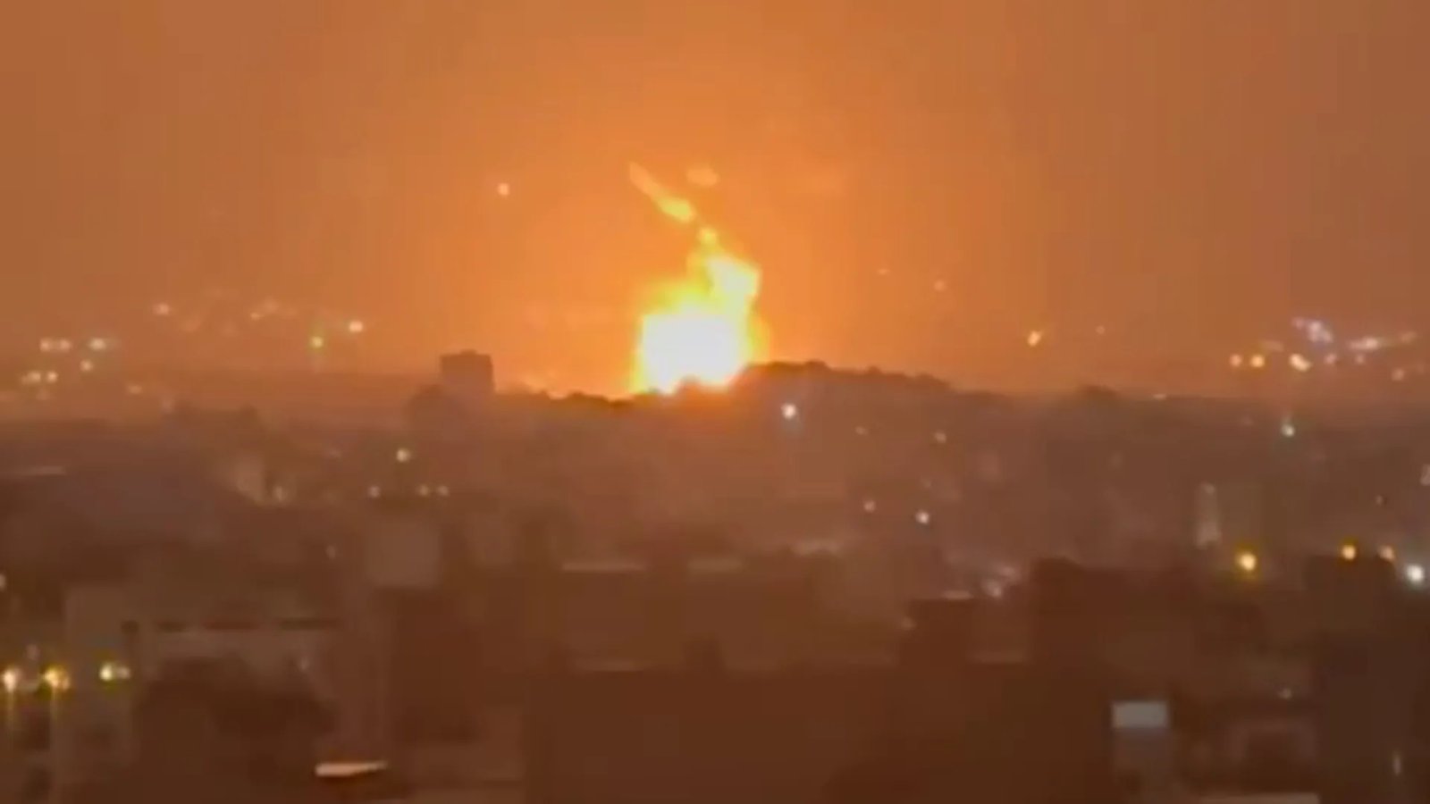 Intense bombing in Tehran, Isfahan