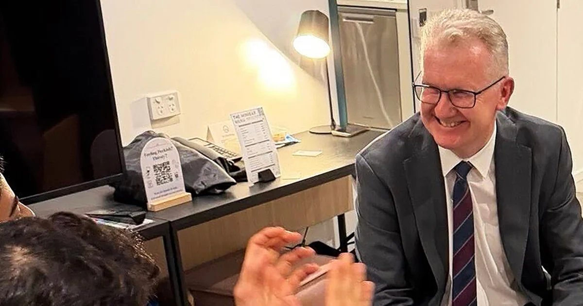 Australia grants asylum to five Iranian soccer players