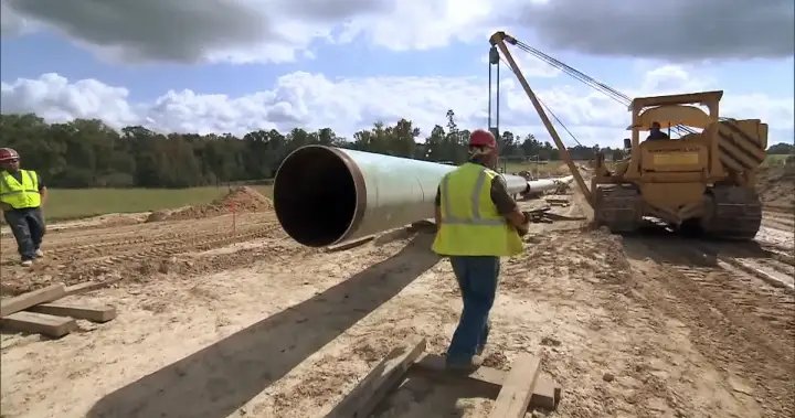 Canada discusses Keystone XL revival with Trump administration officials