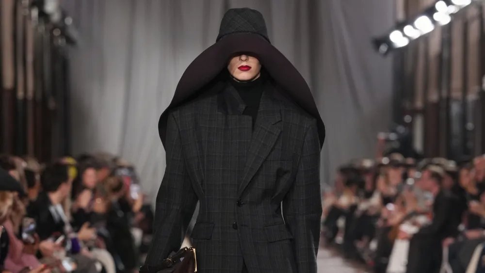 Lanvin Fall 2026 Ready-to-Wear Runway, Fashion Show & Collection Review
