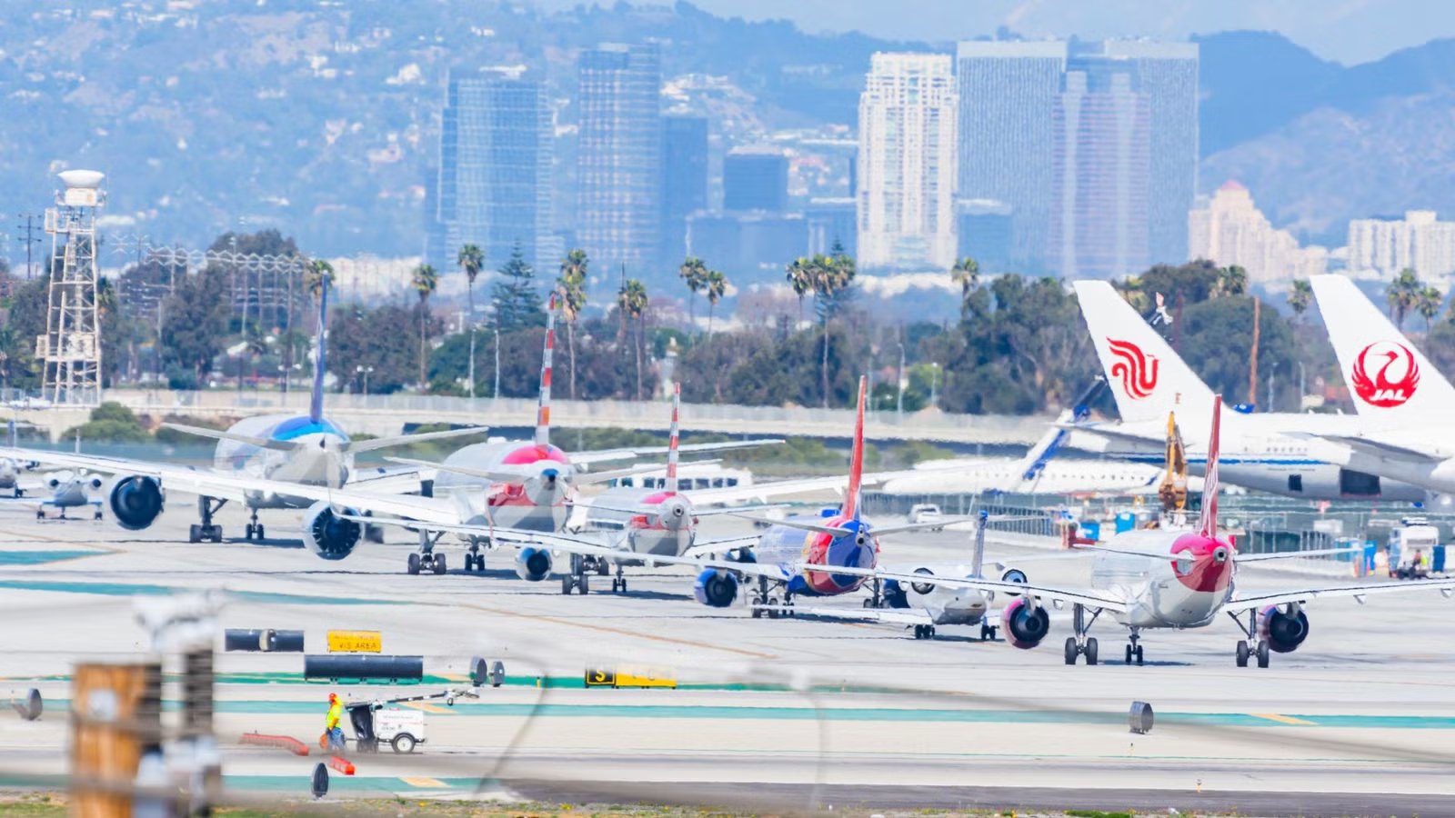 Airports Telling Passengers To “Figure It Out” Amid 4-Hour TSA Wait Times