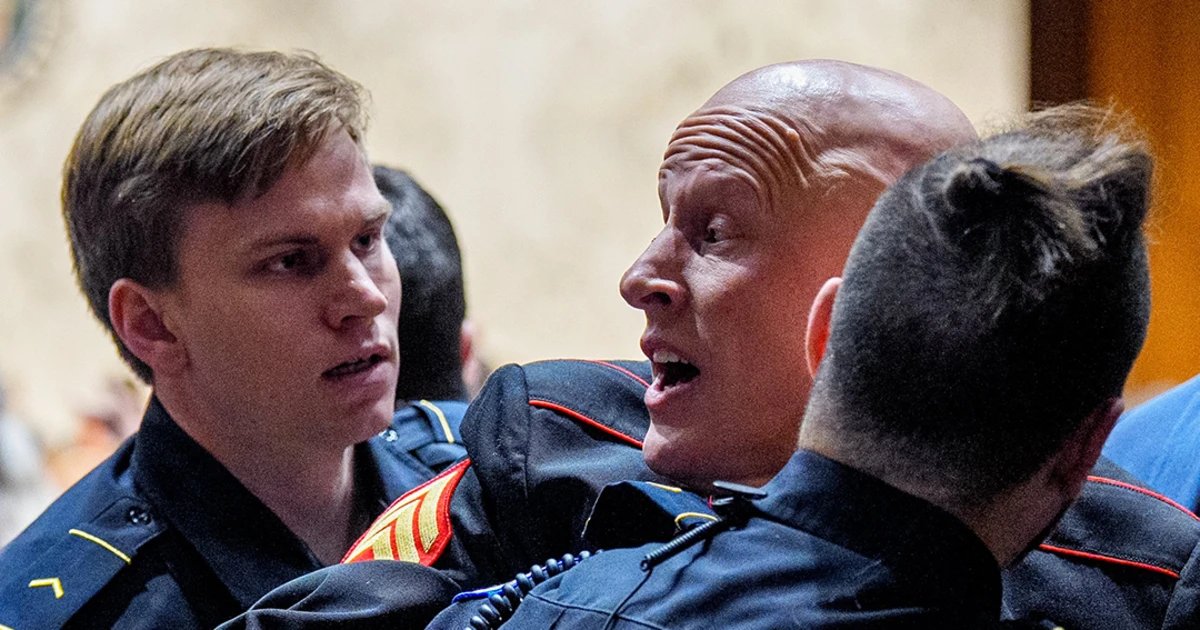 Marine veteran has arm broken during anti-war protest