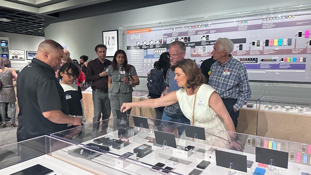 If you live in Georgia, there’s a new exhibit you can visit celebrating Apple’s 50th anniversary