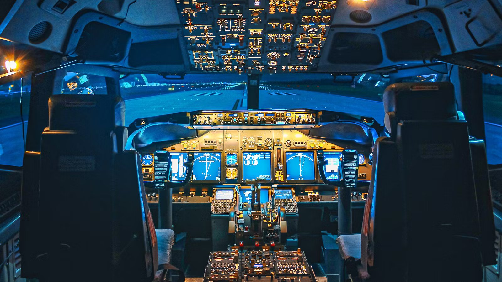 Here’s Why The Boeing 737’s Cockpit Is Louder Than The Airbus A320’s