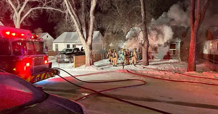 1 person found dead in Regina house fire, officials confirm – Regina