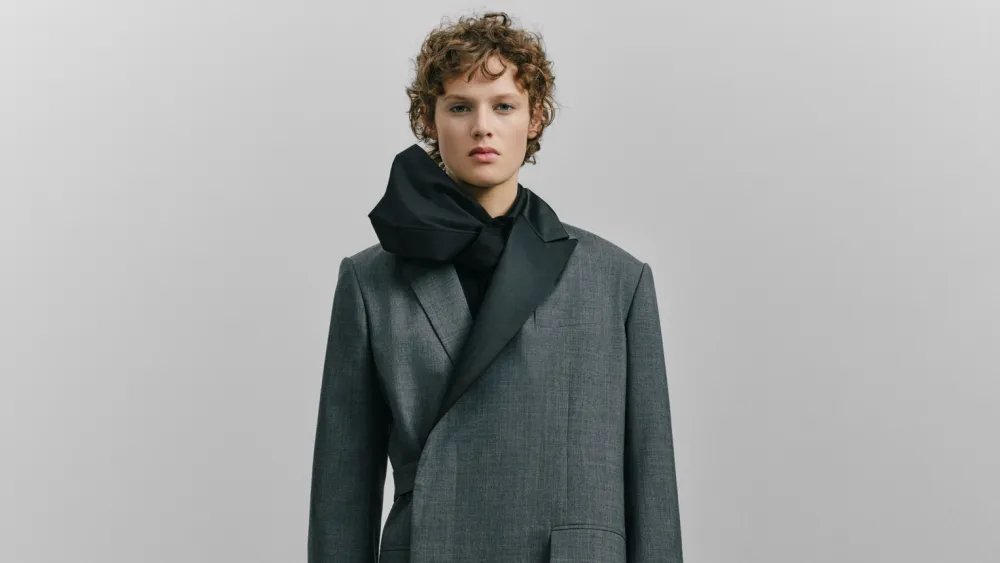 Sacai Fall 2026 Ready-to-Wear Runway, Fashion Show & Collection Review