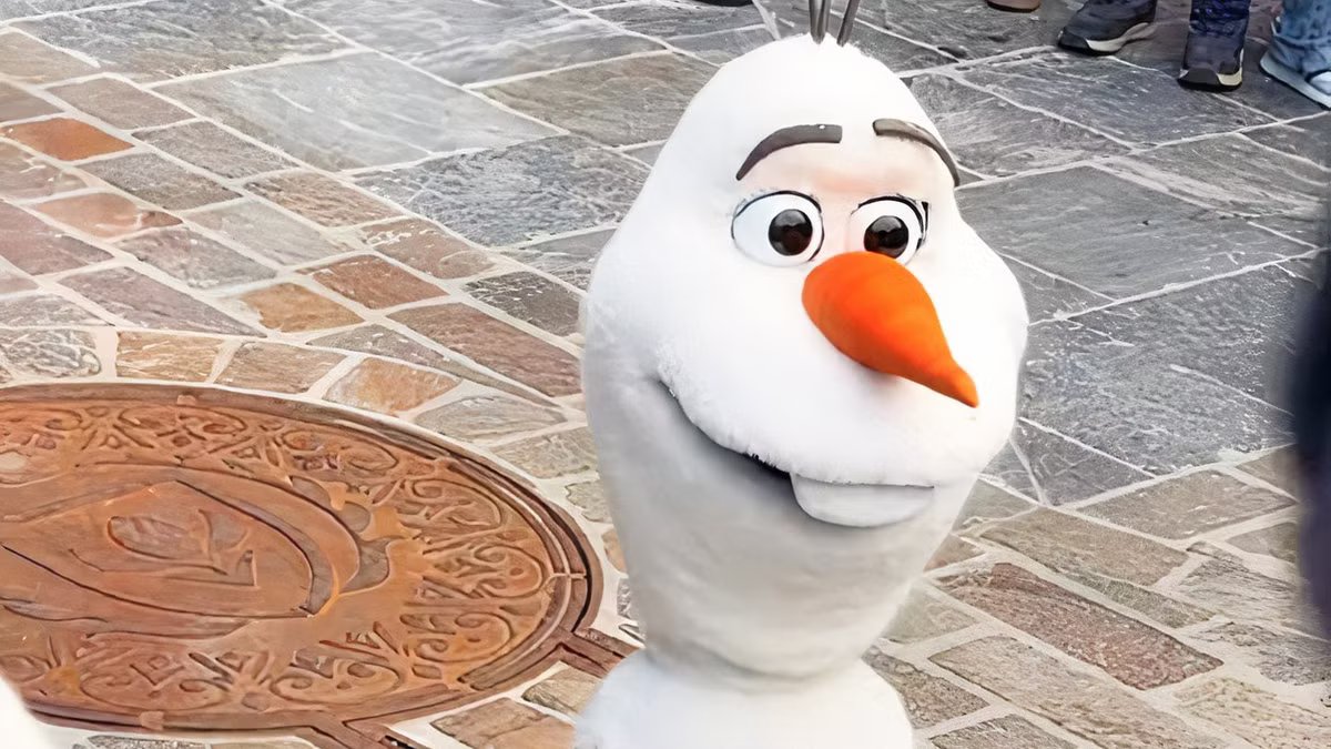 Disney’s AI Olaf Animatronic Malfunctions at Disneyland Paris Debut