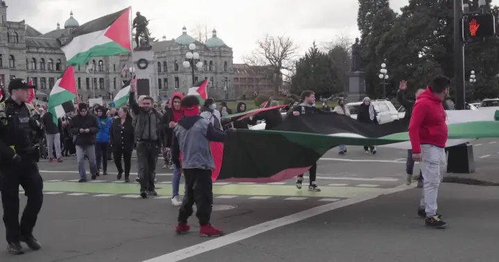 Victoria police changing response to weekly pro-Palestinian rally after 126 weeks – BC