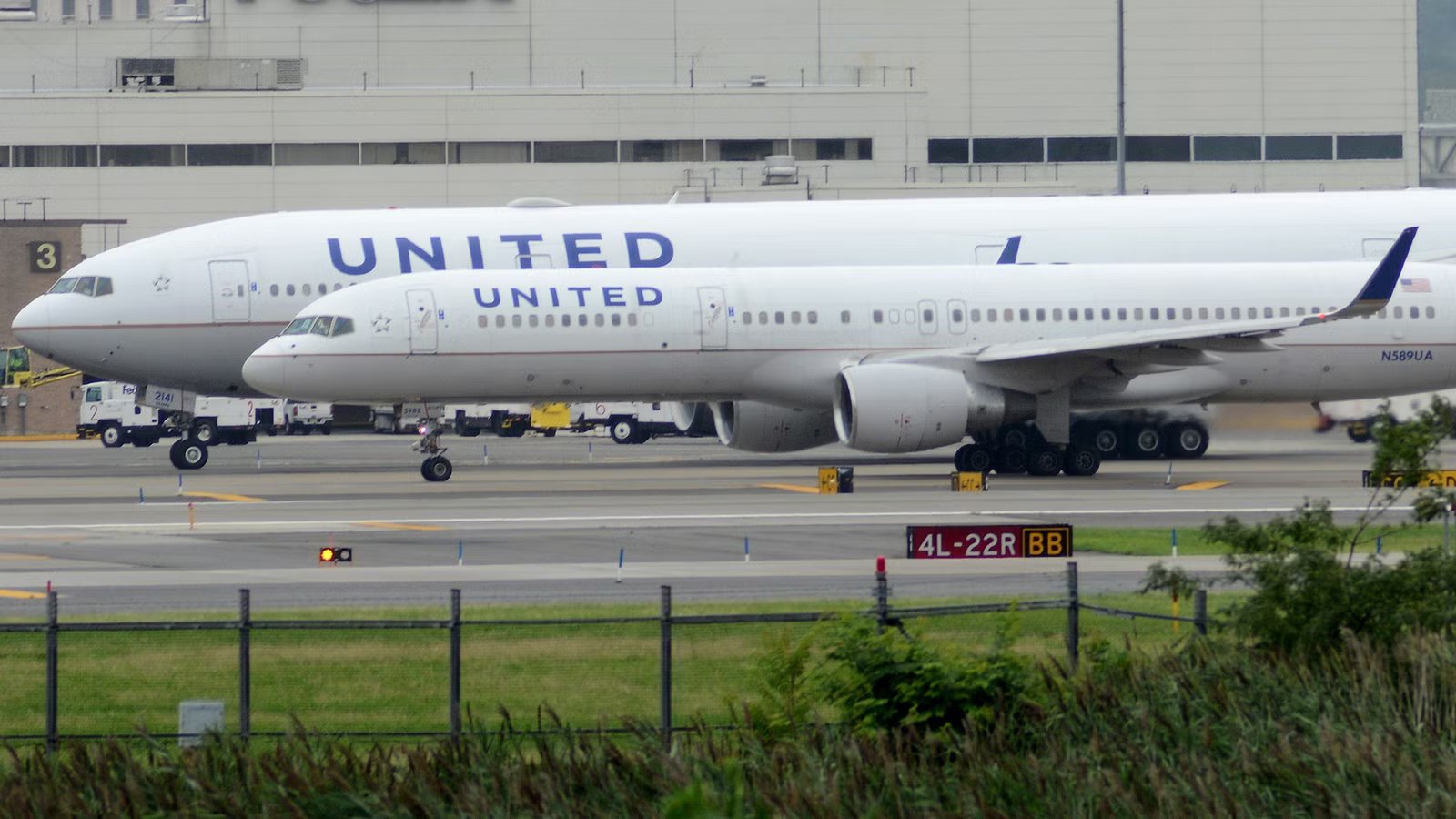 Why United Airlines Easily Got Rid Of Its Legacy Boeing 757s