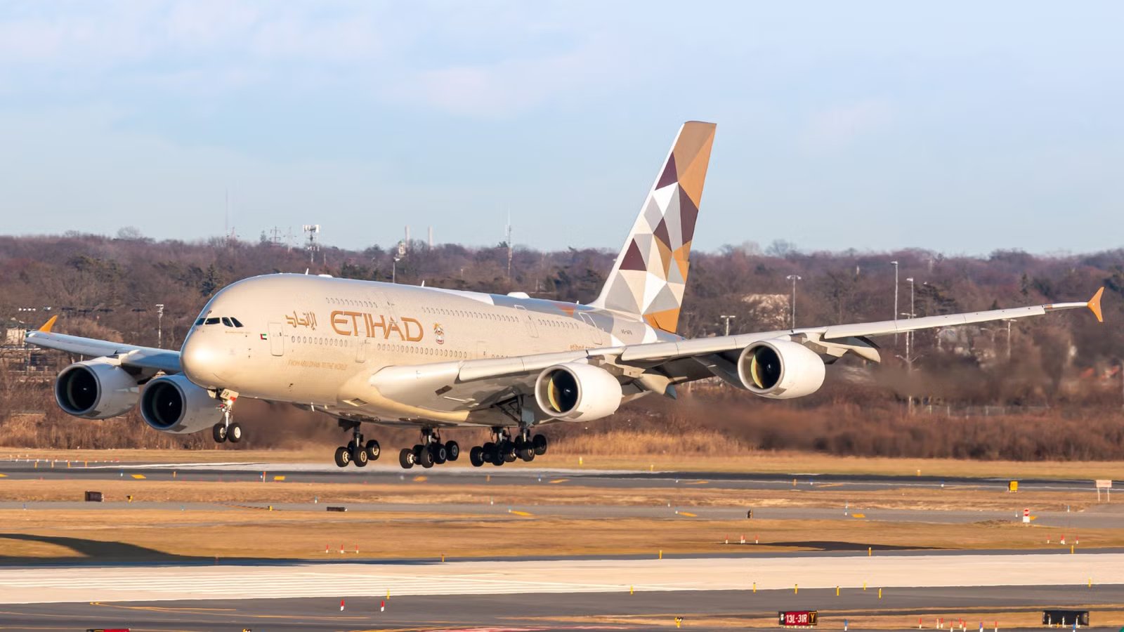 Etihad A380 Bound For London Leads 1st Flights Out Of Abu Dhabi