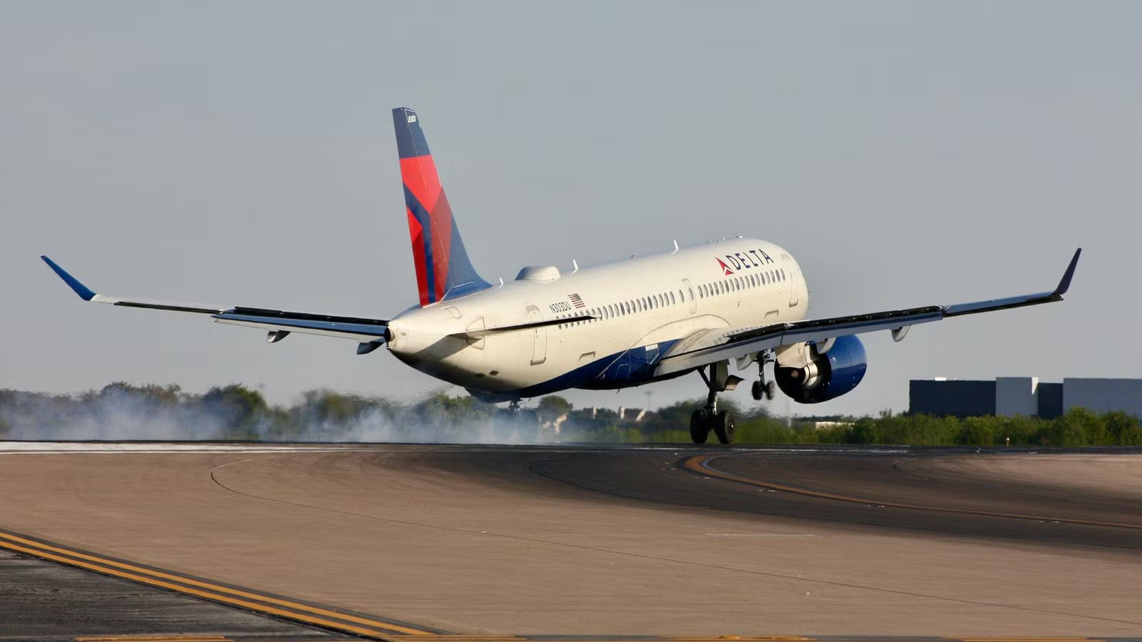 Why Delta Air Lines’ Airbus A220 Fleet Could Be A Viable Replacement For Its Aging Boeing 717s
