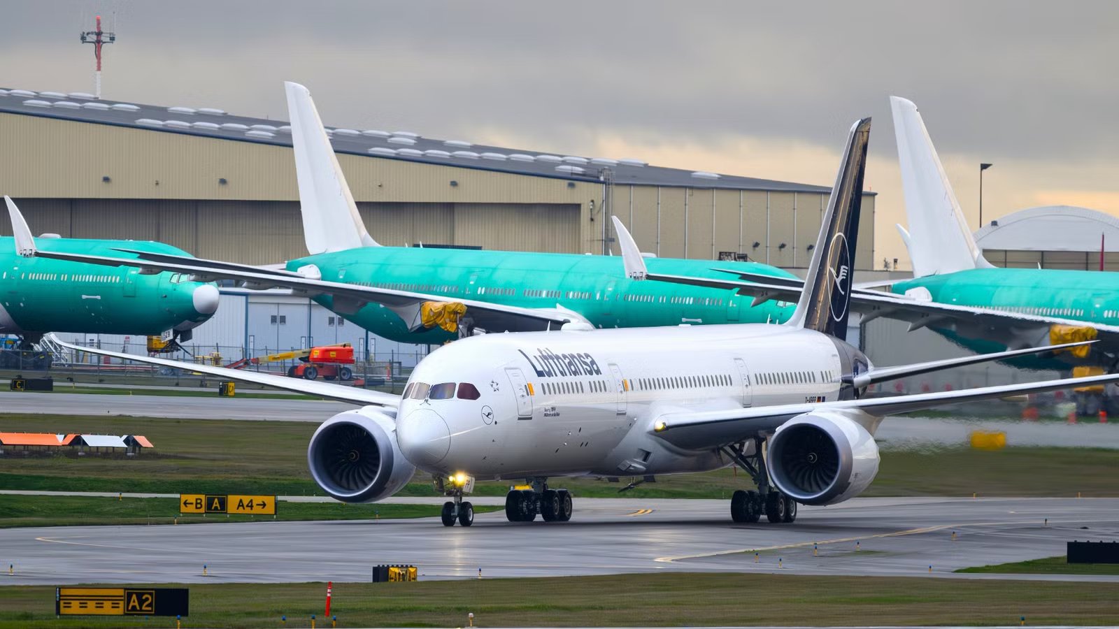 Why Austrian Airlines Just Lost Its Newest Dreamliner