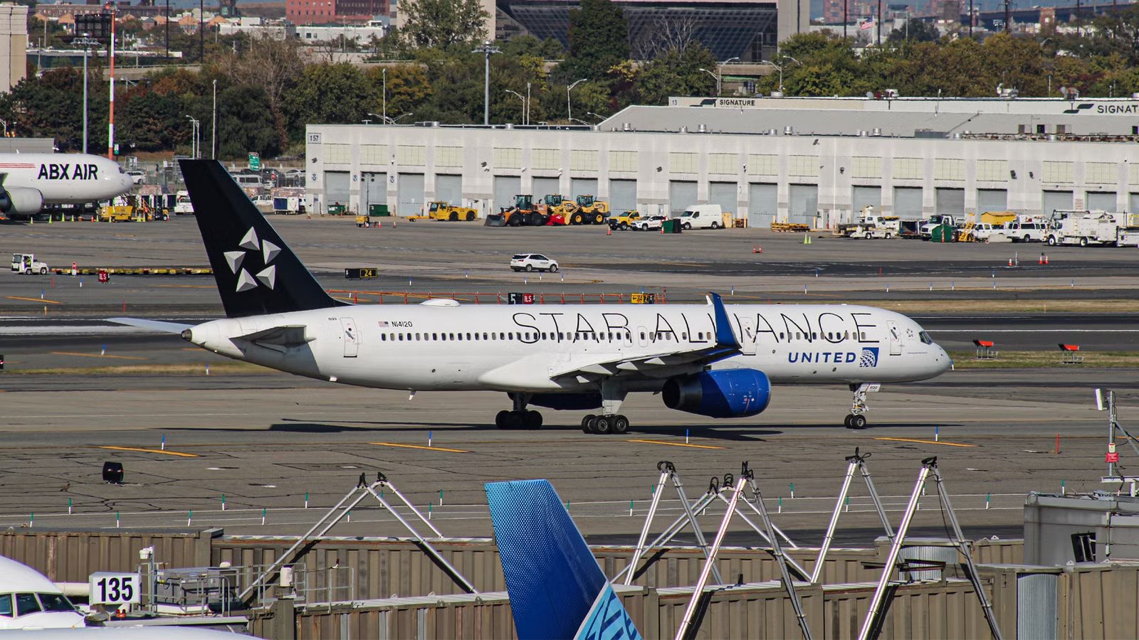 The Real Reason Why United Airlines Is Retiring Its Boeing 757-200 Fleet