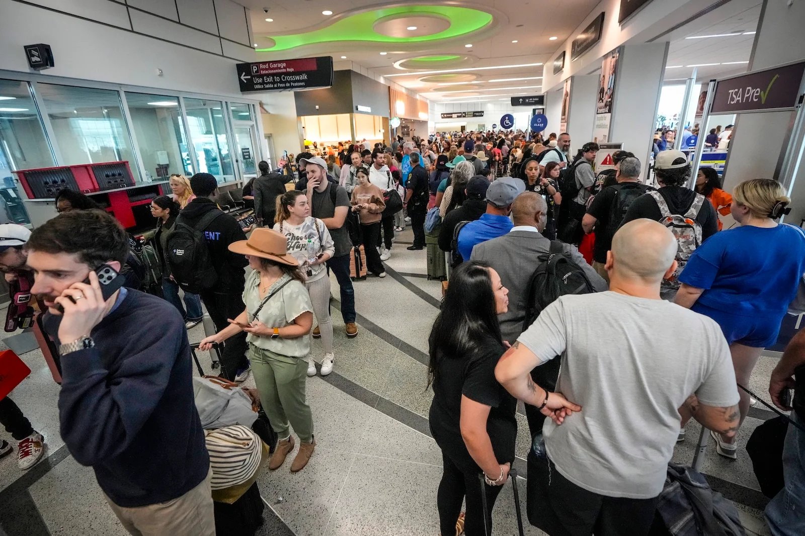 Travelers could face long TSA lines again this weekend