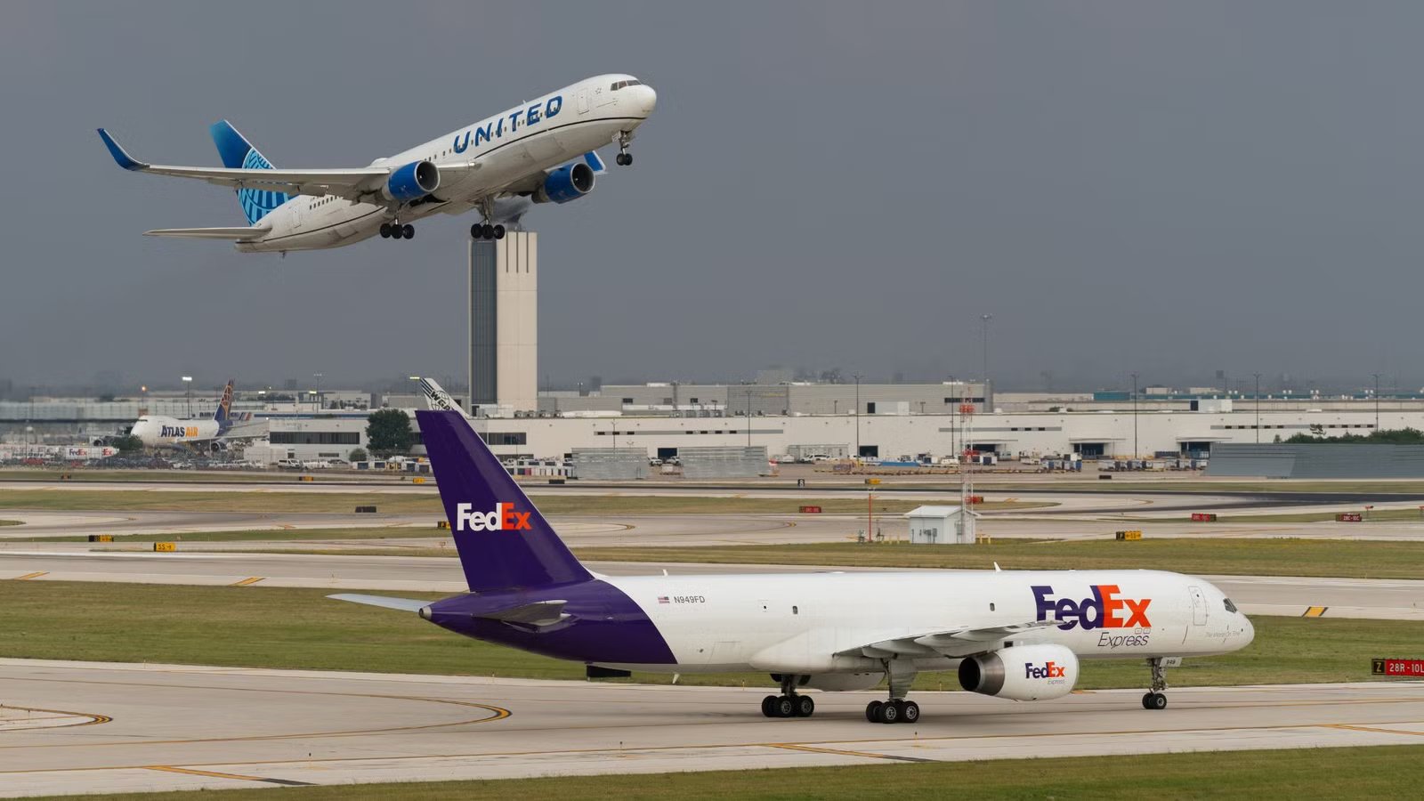 Why The FAA Is Stopping American & United ‘Overstretching’ Chicago O’Hare