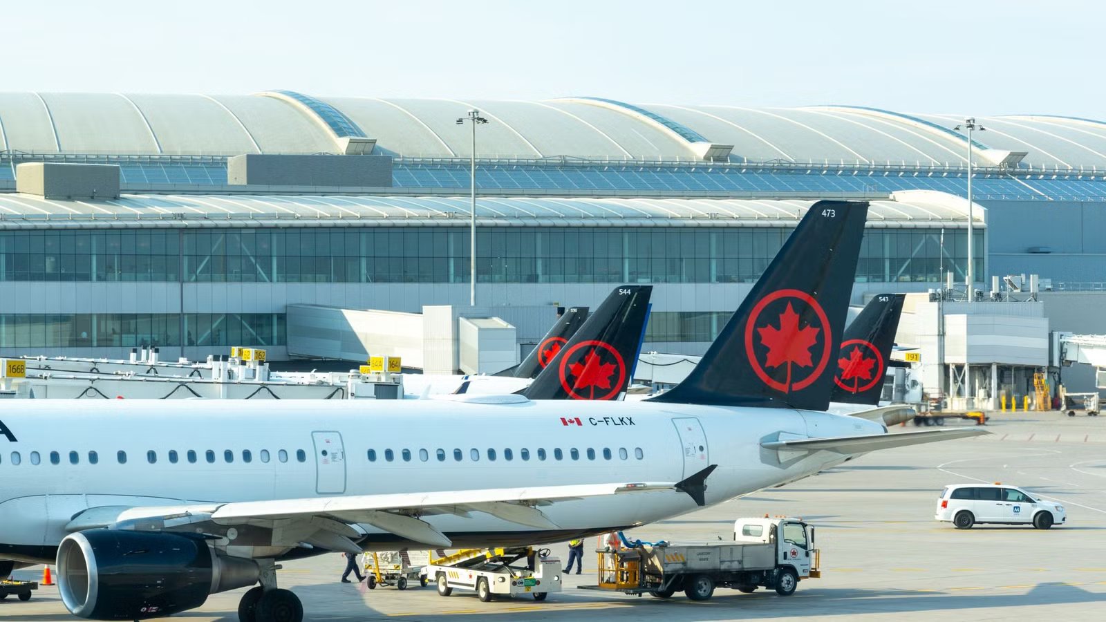 Air Canada CEO Announces Retirement Following Criticism Over LaGuardia Crash Comments