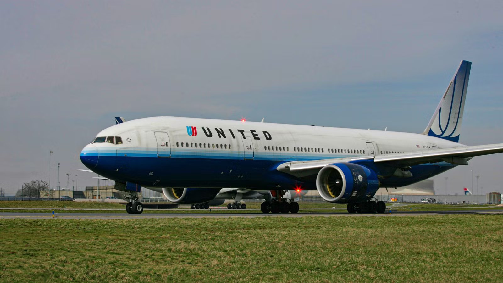 Why Do Airlines Keep Older Aircraft In Service Longer Than Expected?