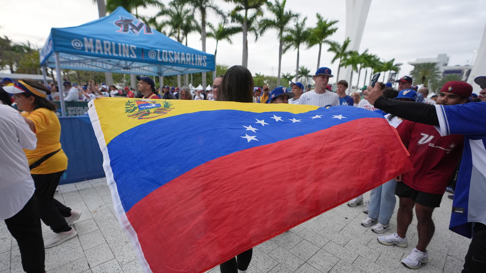 In Miami for the WBC final, both Venezuelan and US fans have something to celebrate