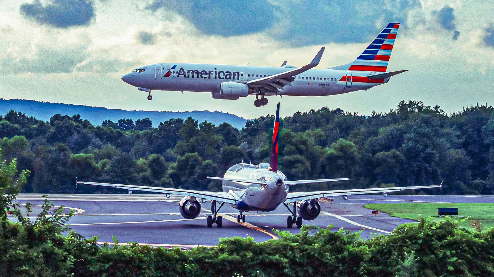 The 4 Aircraft In American Airlines’ New Pilot Trading Card Series