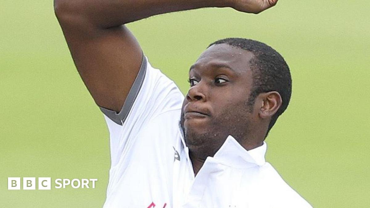 County Championship: Warwickshire beat Essex by 41 runs