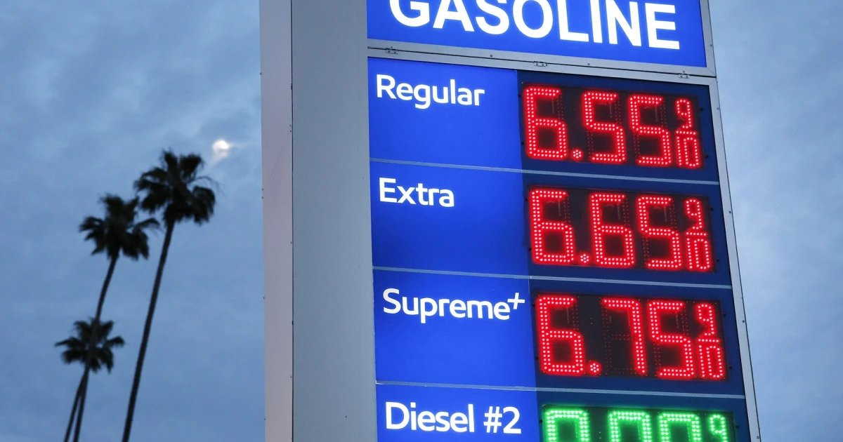 Gas Prices Top $4 a Gallon as Iran War Sends Price of Oil Soaring
