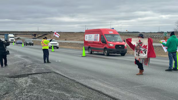 First Nations blockade 2 N.S. highways as tensions escalate over cannabis raids