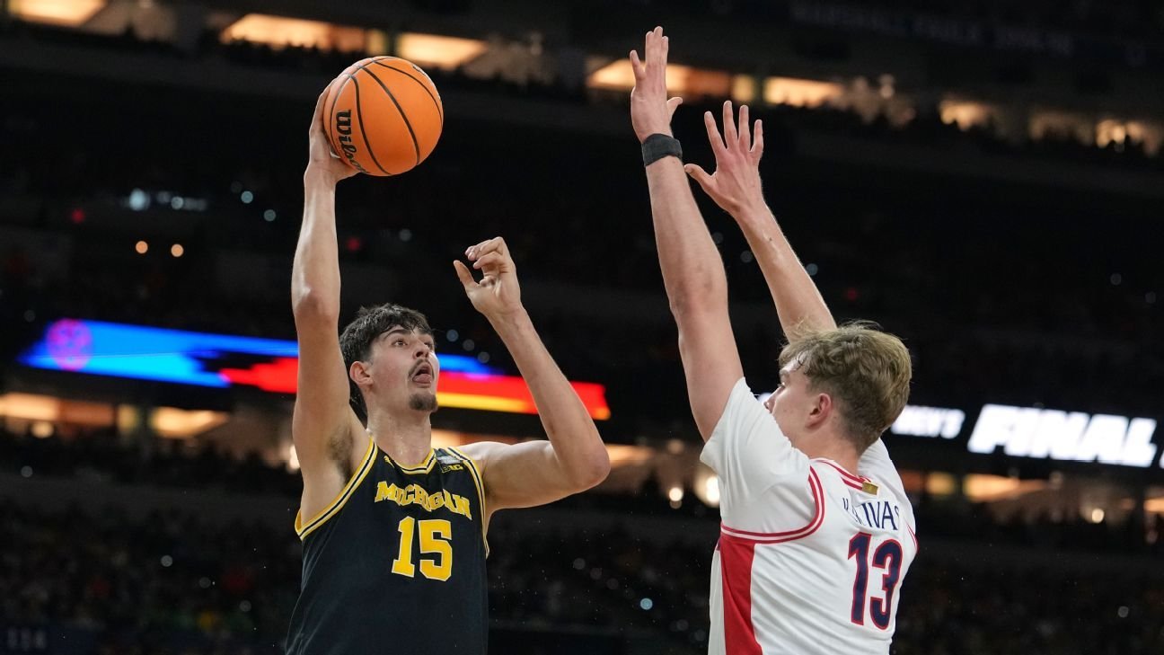 Men’s Final Four live tracker: Updates on Arizona-Michigan, how UConn beat Illinois